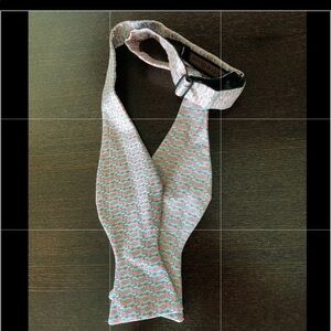 Peter Blair 100 % Silk Sea Horse Print  Bow Tie